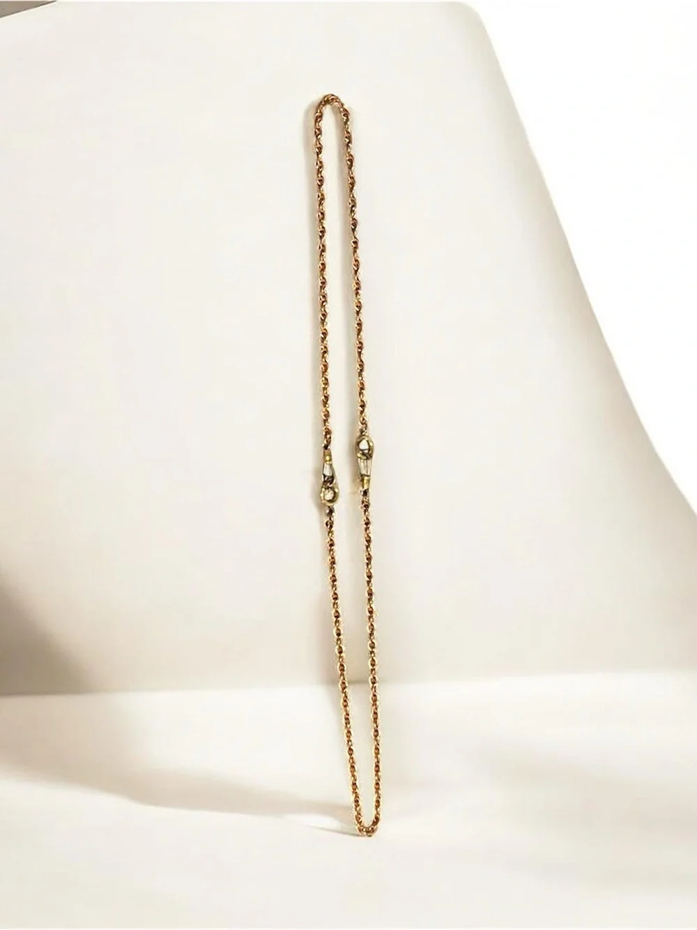 N/A elegant gold